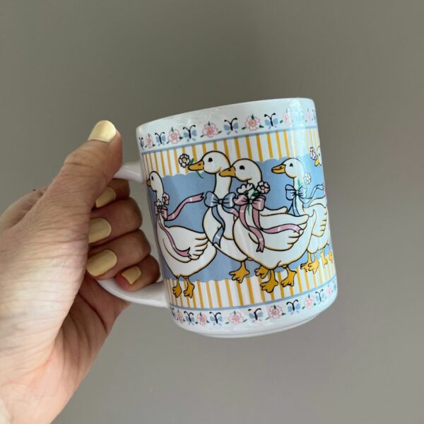 Vintage Ribbon Geese Mugs (set of 4) - Image 2