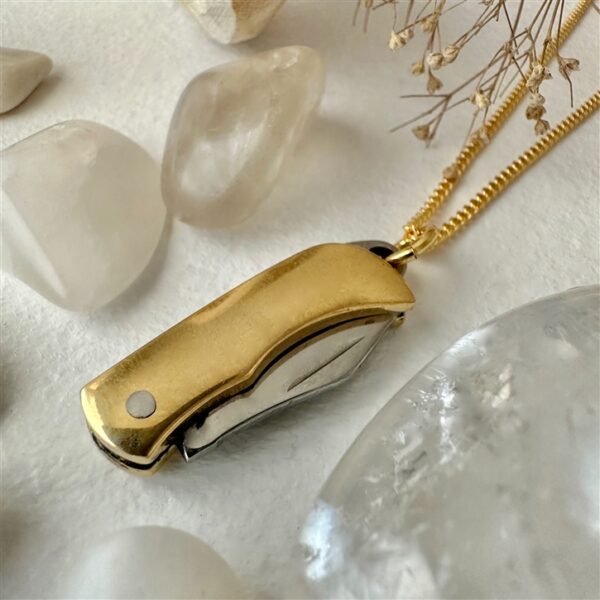 "Simple but Effective" Pocket Knife Necklace