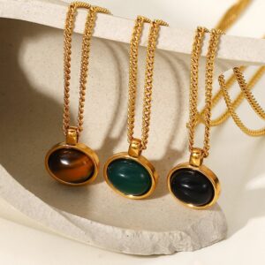 The Agate Pendant Necklace