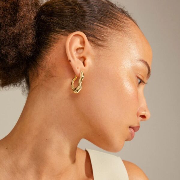 Loulia Chunky Wave Earrings - Image 3