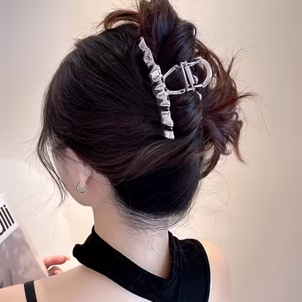 Crinkle Cut Hair Claw - Image 4