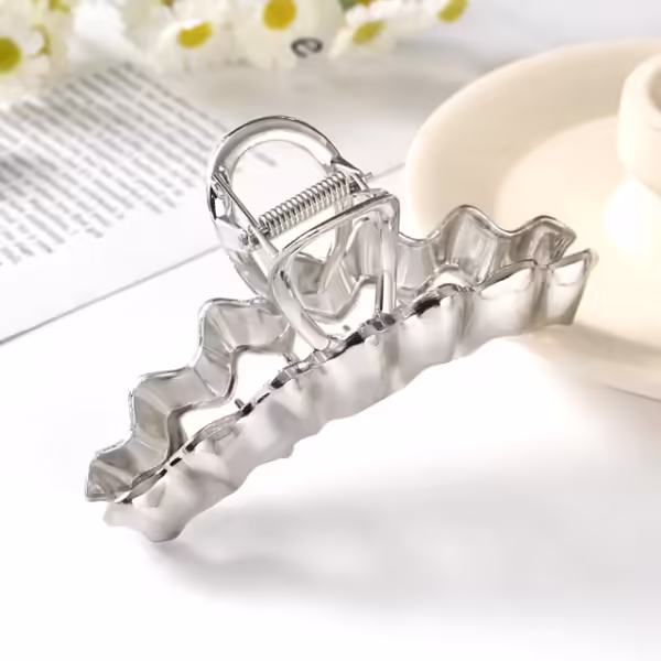 Crinkle Cut Hair Claw - Image 2