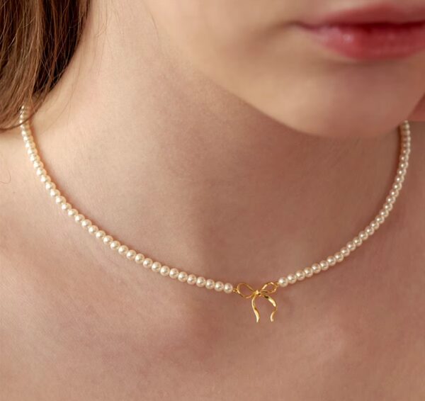Darling Bow Pearl Necklace - Image 2
