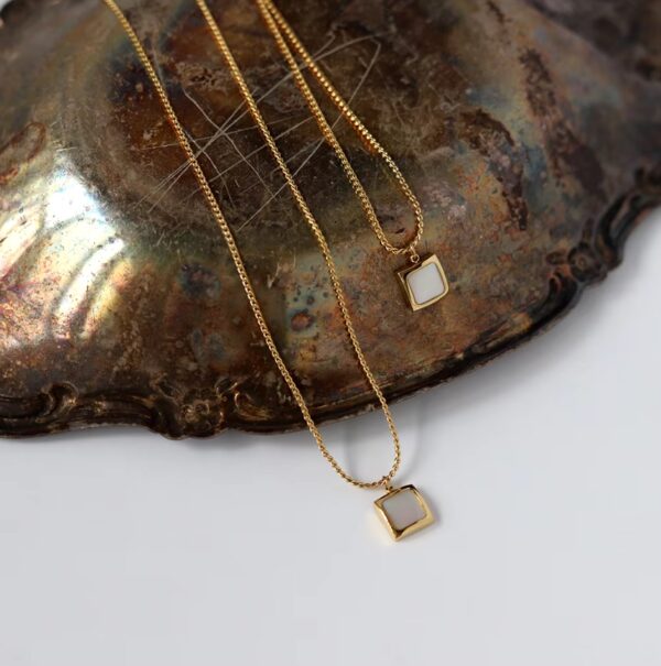 Glossy Shell Pendant - Image 3